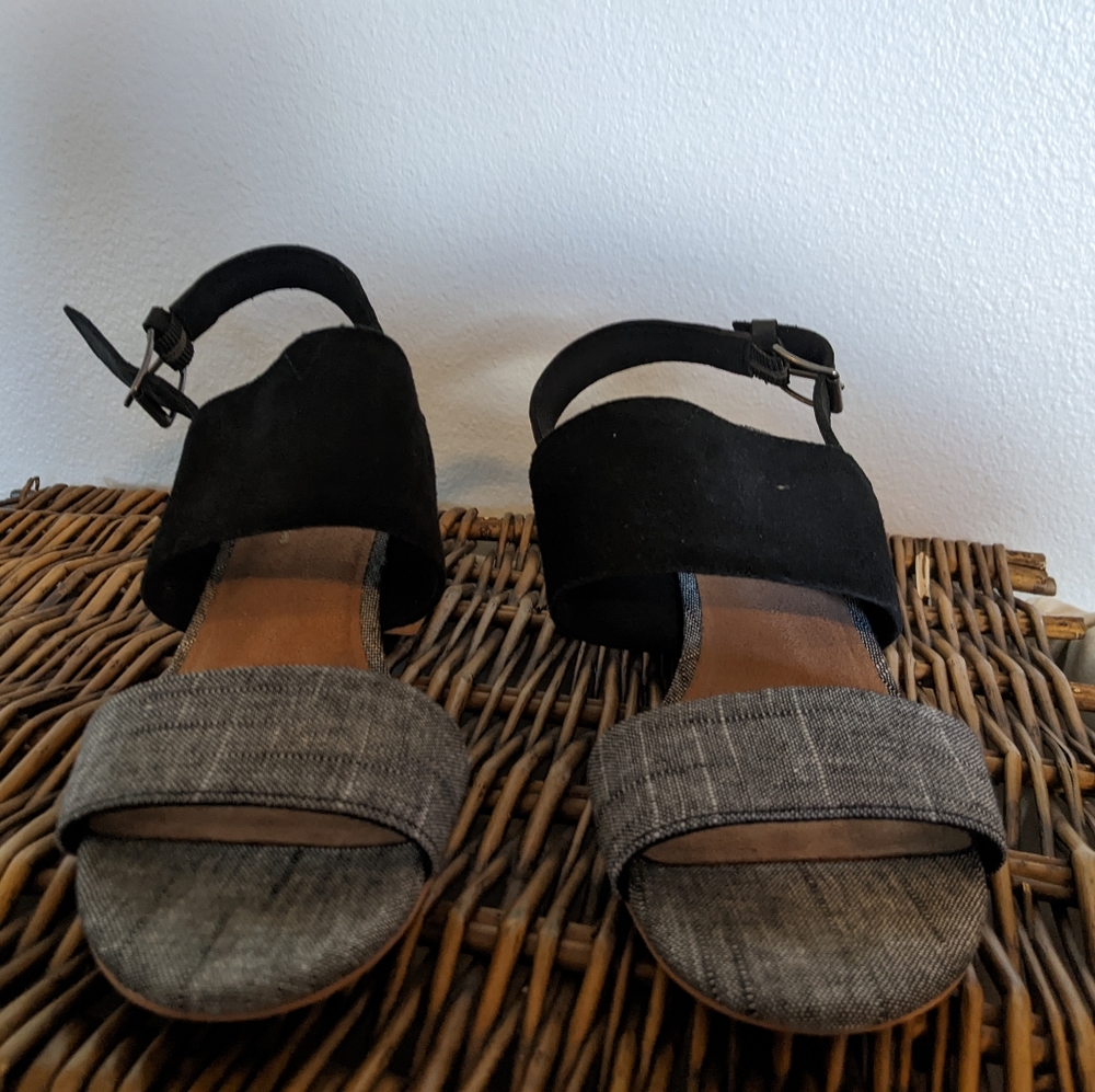 Toms Heels